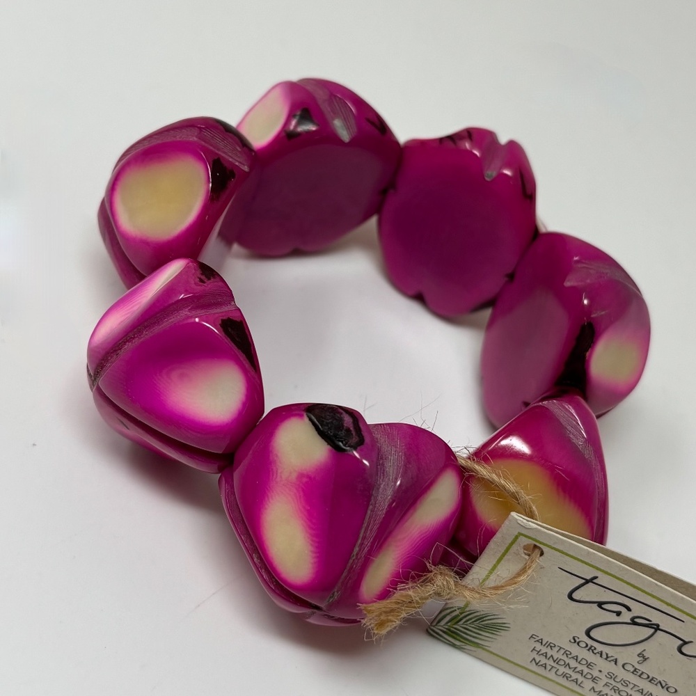 Tagua by Soraya Cedeno Womens Tabitha Chunky Statement Bracelet Fuchsia Pink